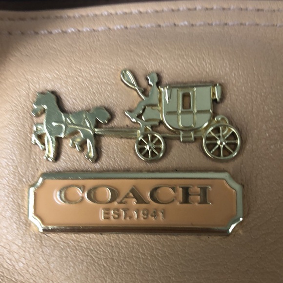 Madison Maggie Coach Shoulder Bag Purse - Picture 6 of 11